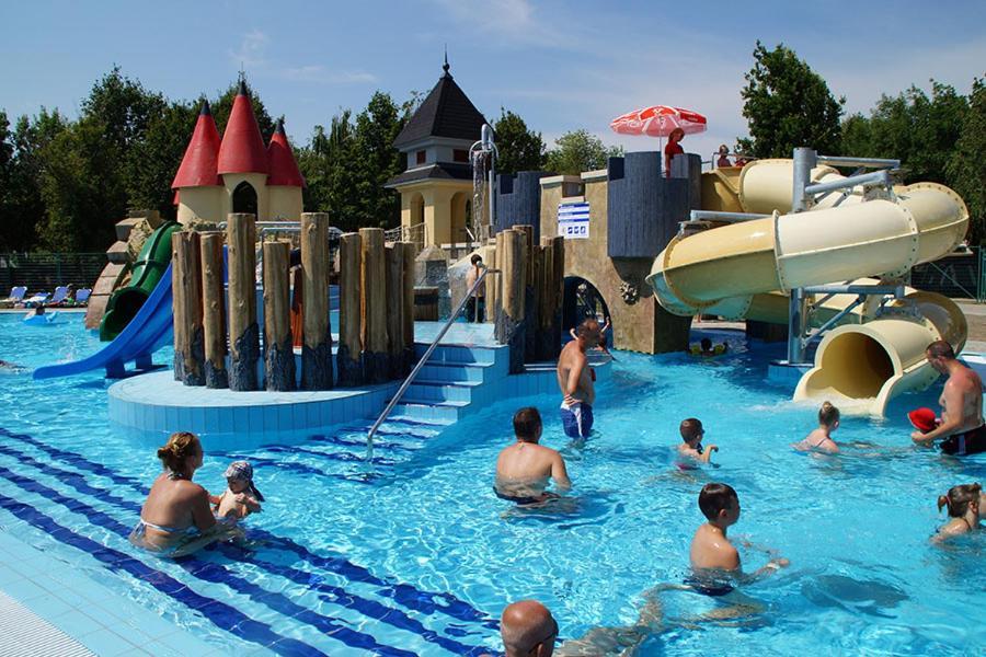 Lux Apartman Villa Hajdúszoboszló Buitenkant foto