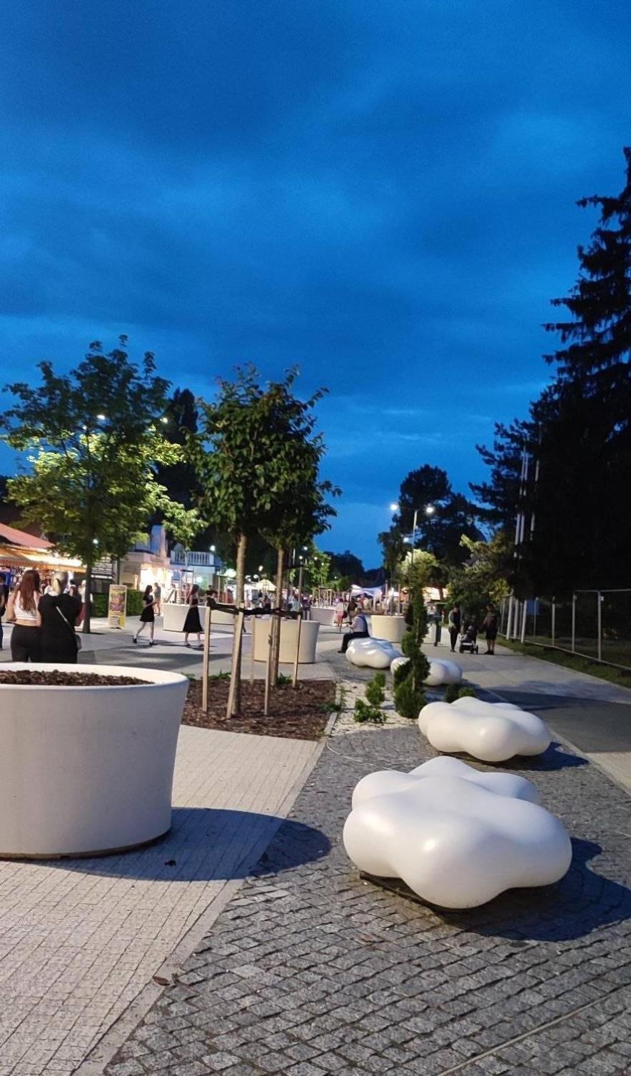 Lux Apartman Villa Hajdúszoboszló Buitenkant foto