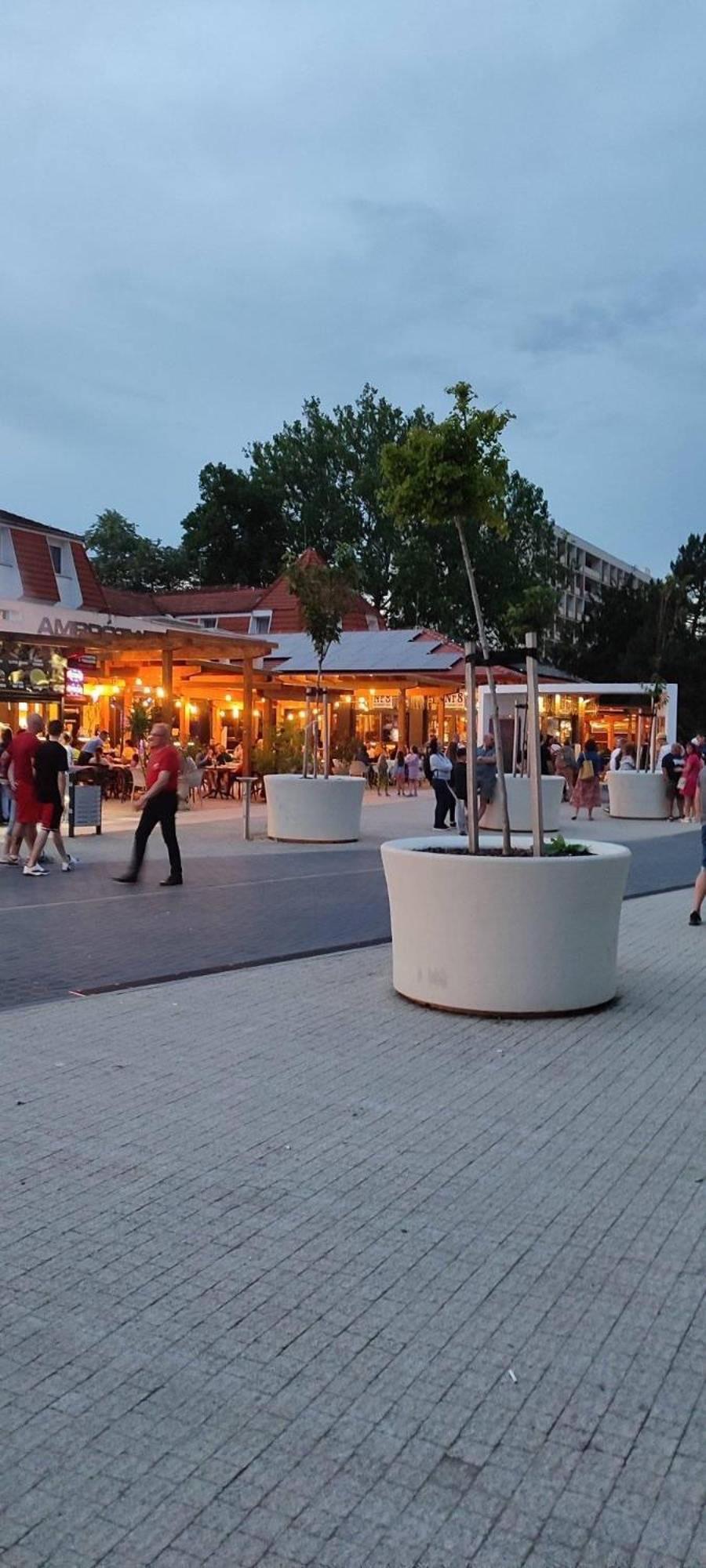Lux Apartman Villa Hajdúszoboszló Buitenkant foto