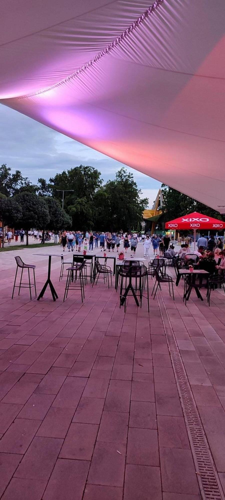 Lux Apartman Villa Hajdúszoboszló Buitenkant foto