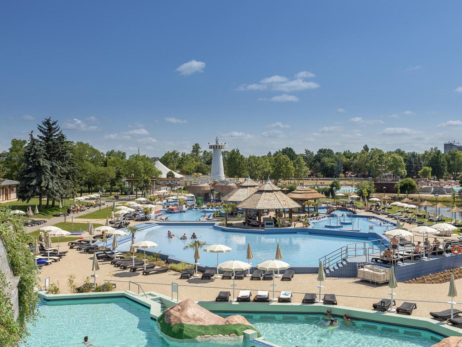Lux Apartman Villa Hajdúszoboszló Buitenkant foto