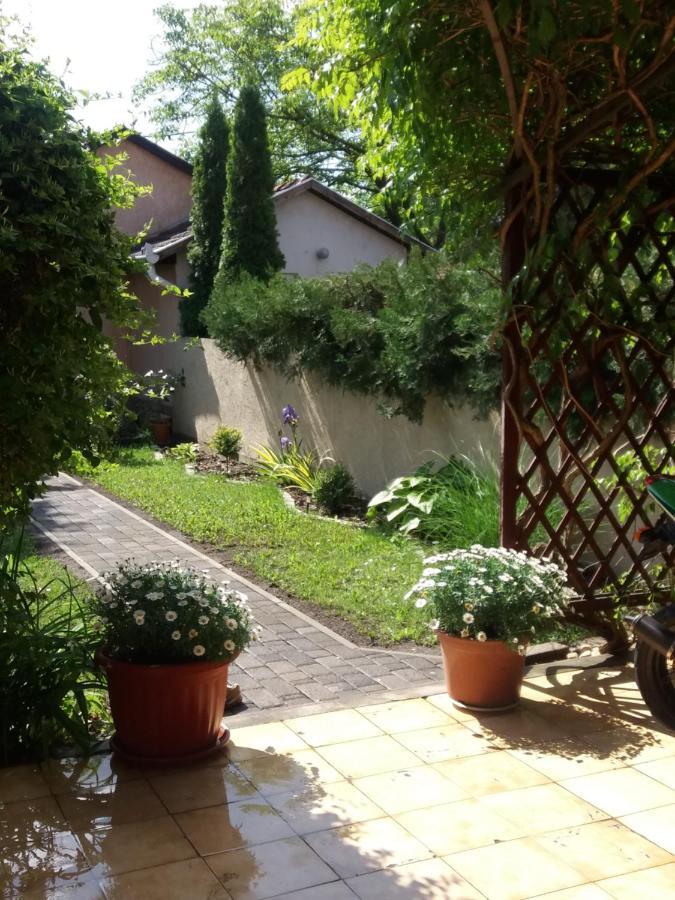 Lux Apartman Villa Hajdúszoboszló Buitenkant foto